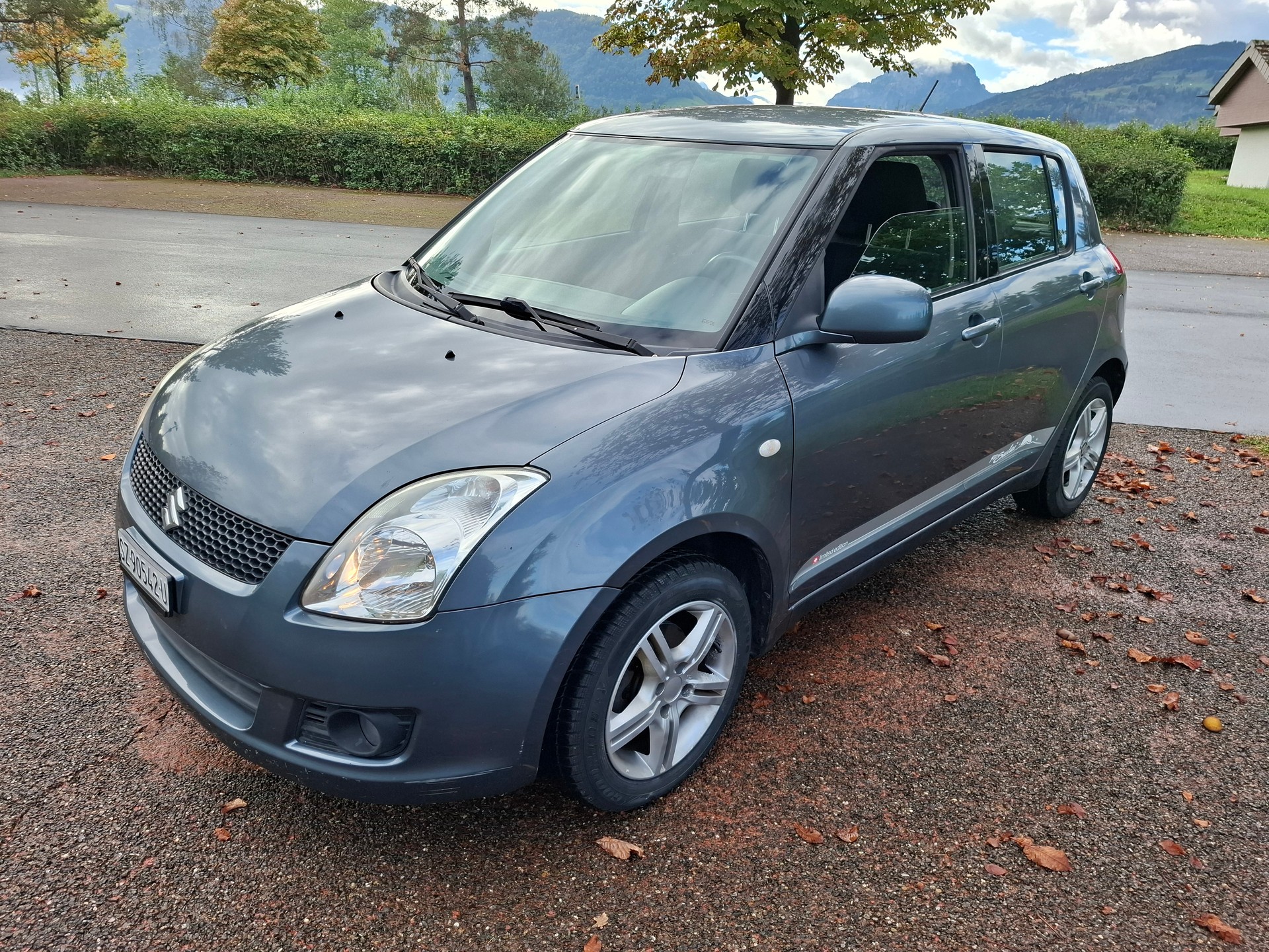 SUZUKI Swift 1.3i 16V GL 4x4-image-2