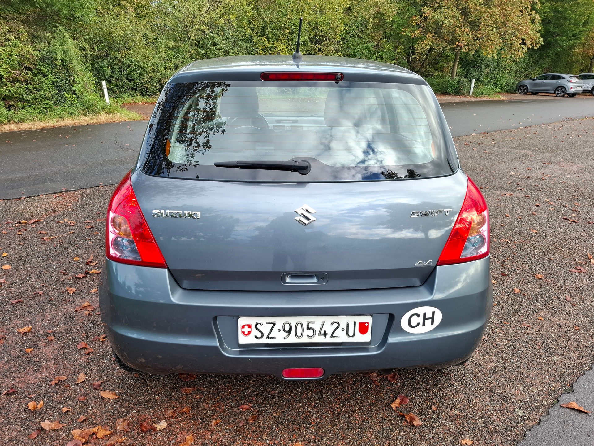 SUZUKI Swift 1.3i 16V GL 4x4-image-7