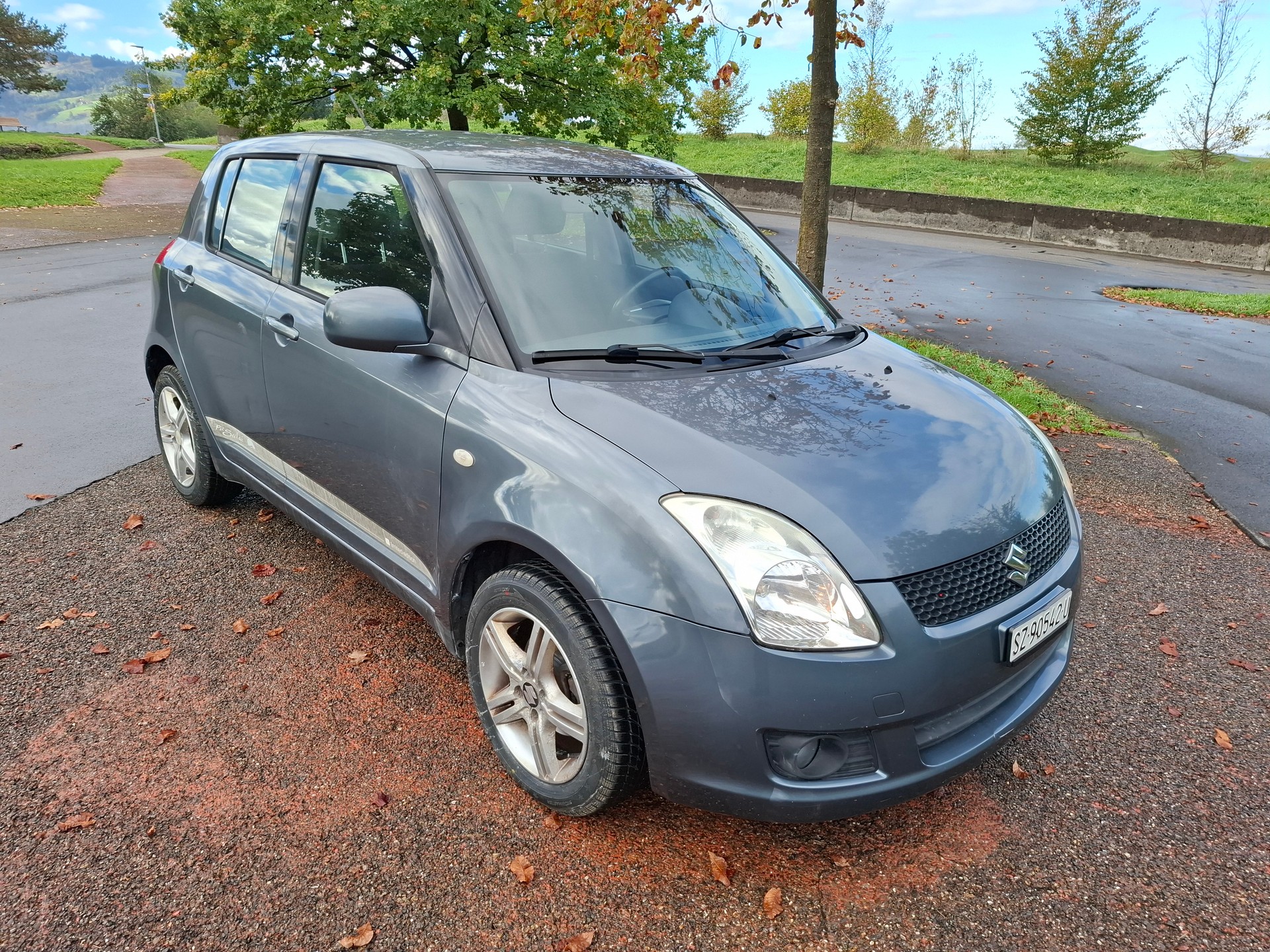 SUZUKI Swift 1.3i 16V GL 4x4-image-0