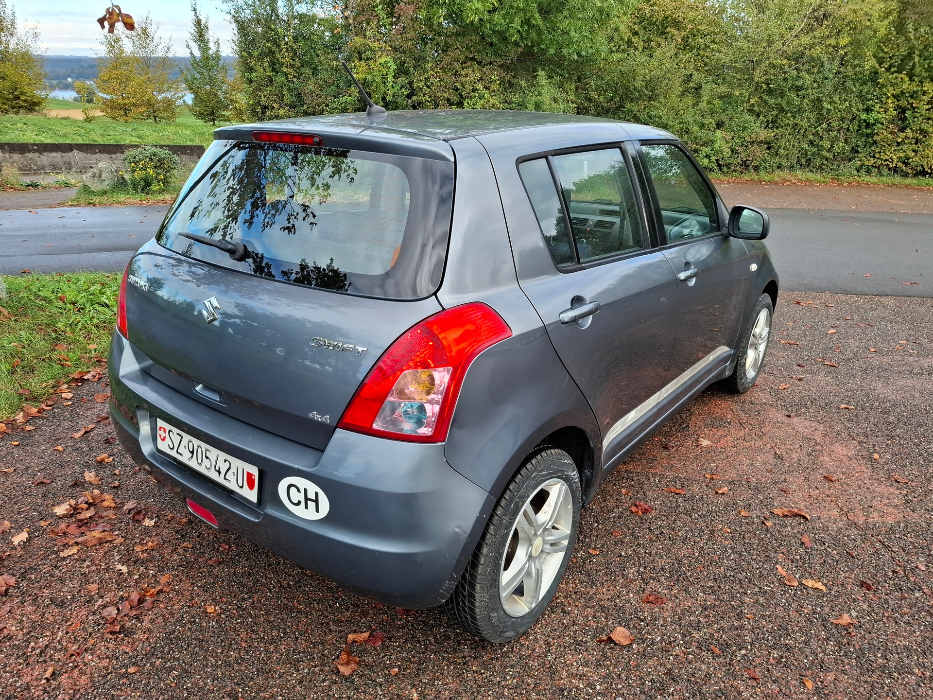 SUZUKI Swift 1.3i 16V GL 4x4-image-5