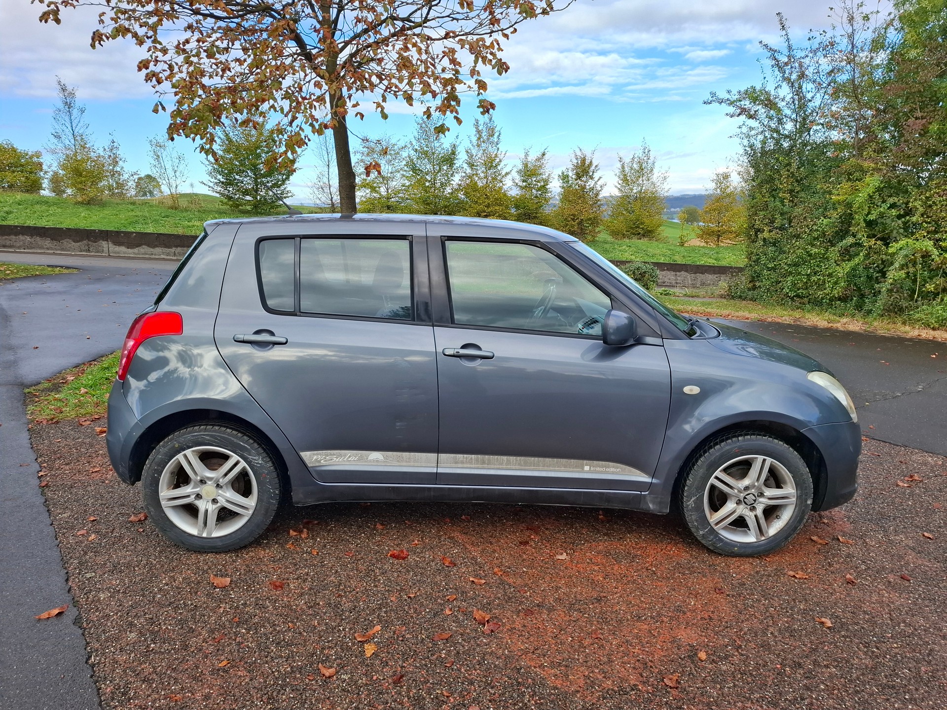 SUZUKI Swift 1.3i 16V GL 4x4-image-4