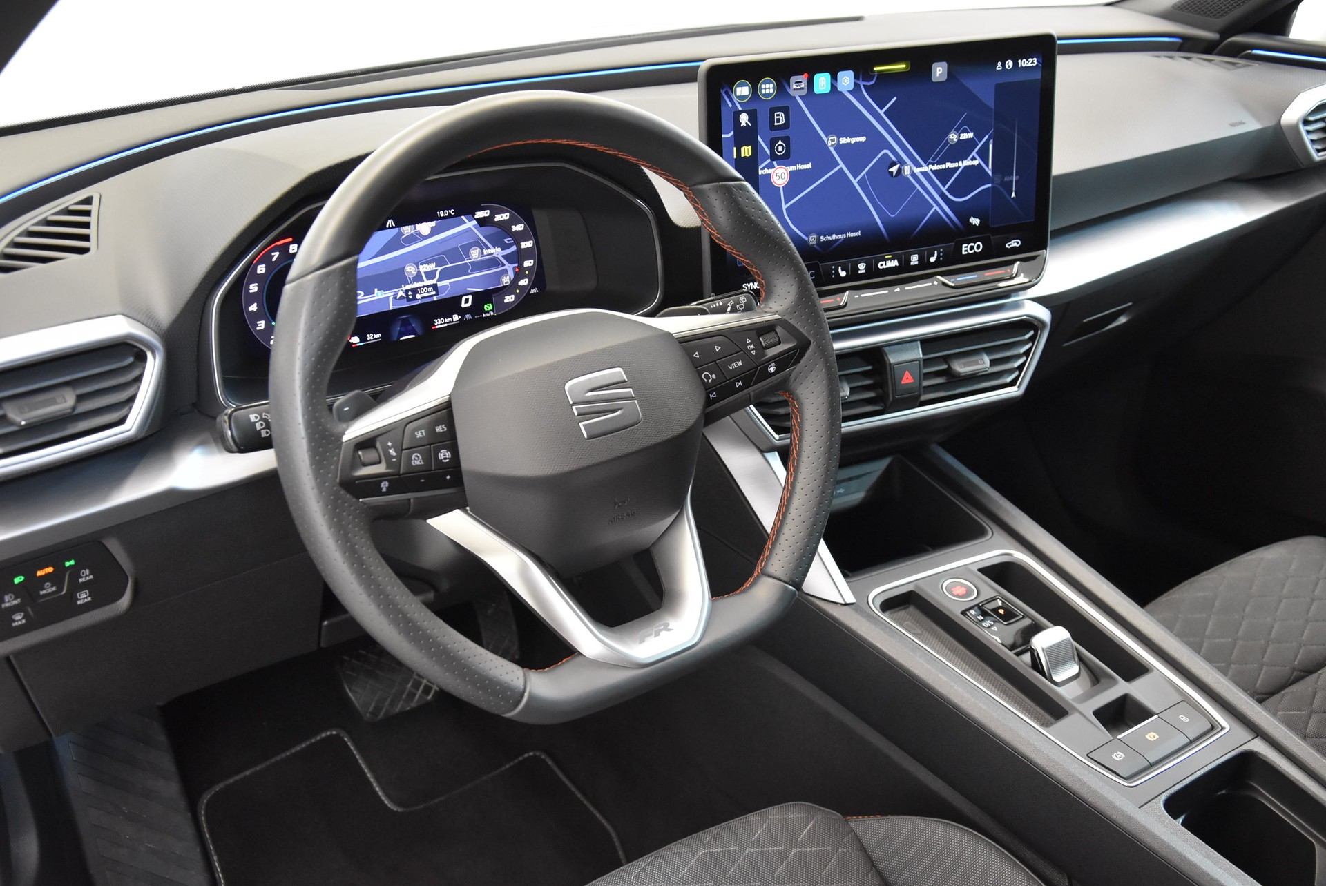 SEAT Leon 1.5 eHybrid pHEV DSG FR-image-2