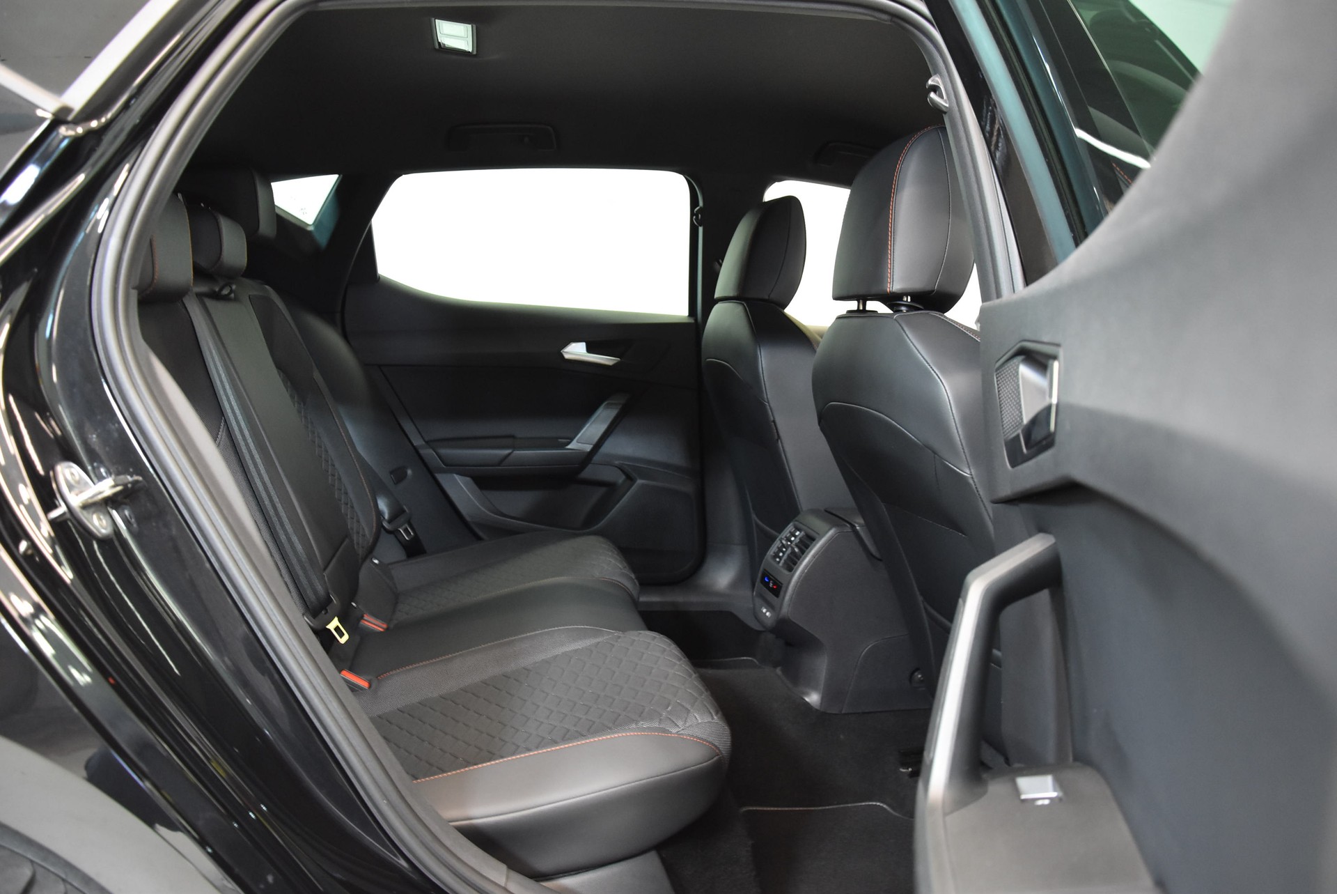 SEAT Leon 1.5 eHybrid pHEV DSG FR-image-5