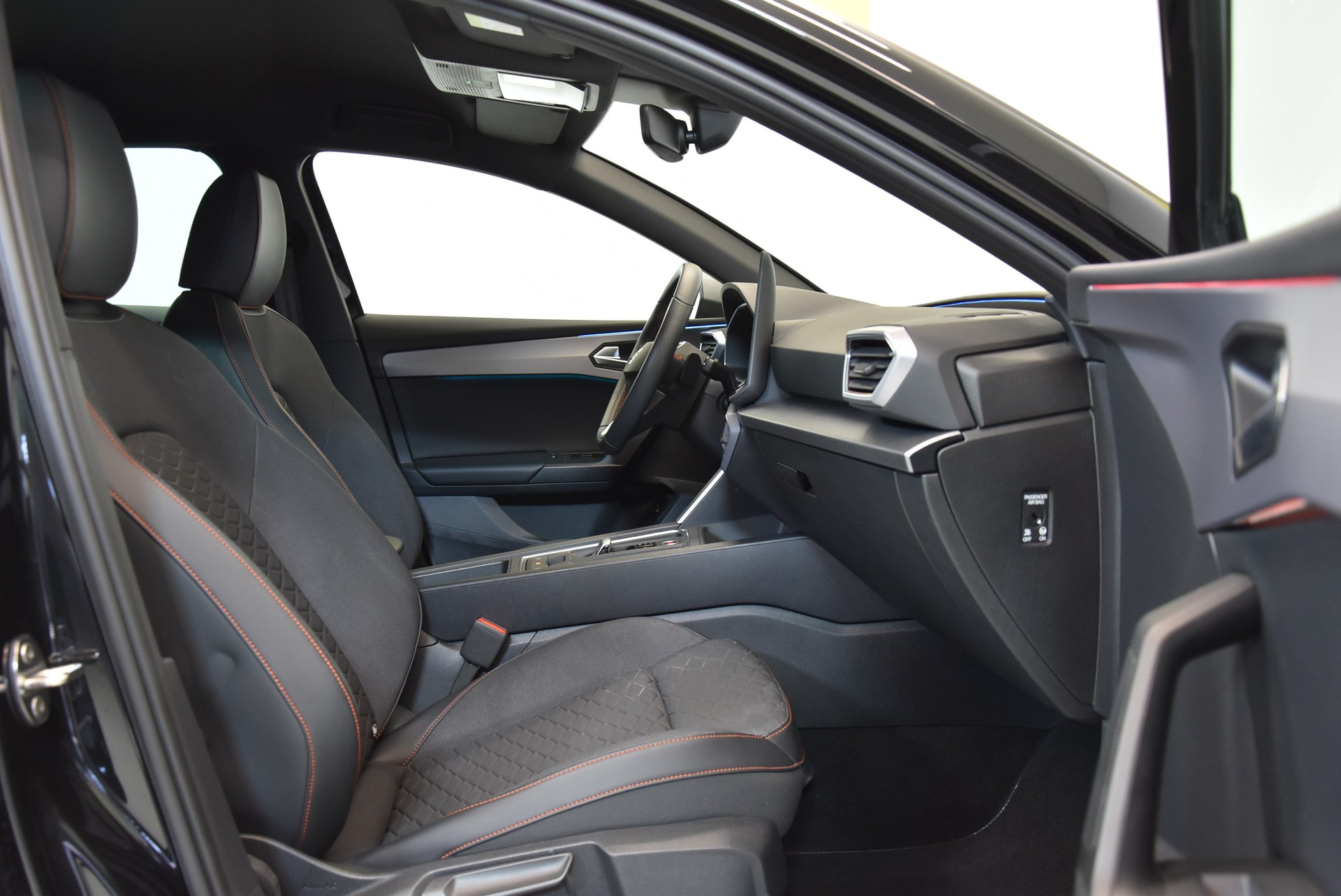 SEAT Leon 1.5 eHybrid pHEV DSG FR-image-3