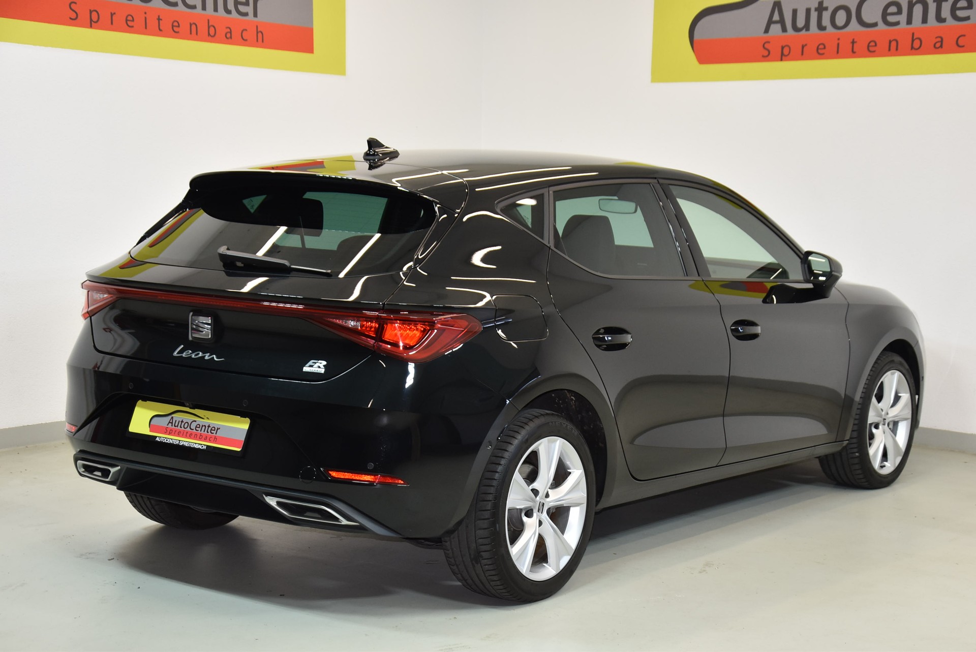 SEAT Leon 1.5 eHybrid pHEV DSG FR-image-12