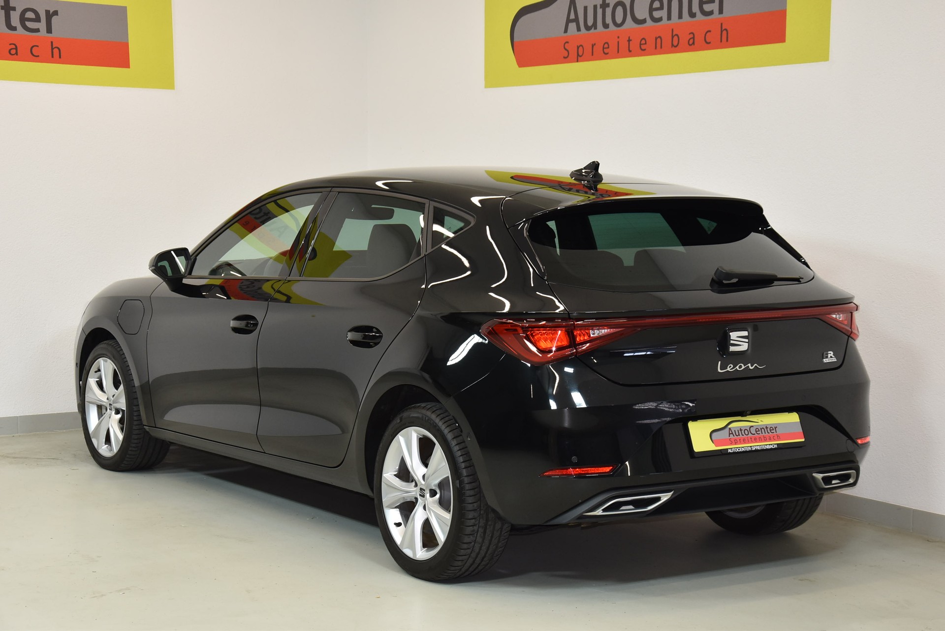SEAT Leon 1.5 eHybrid pHEV DSG FR-image-14