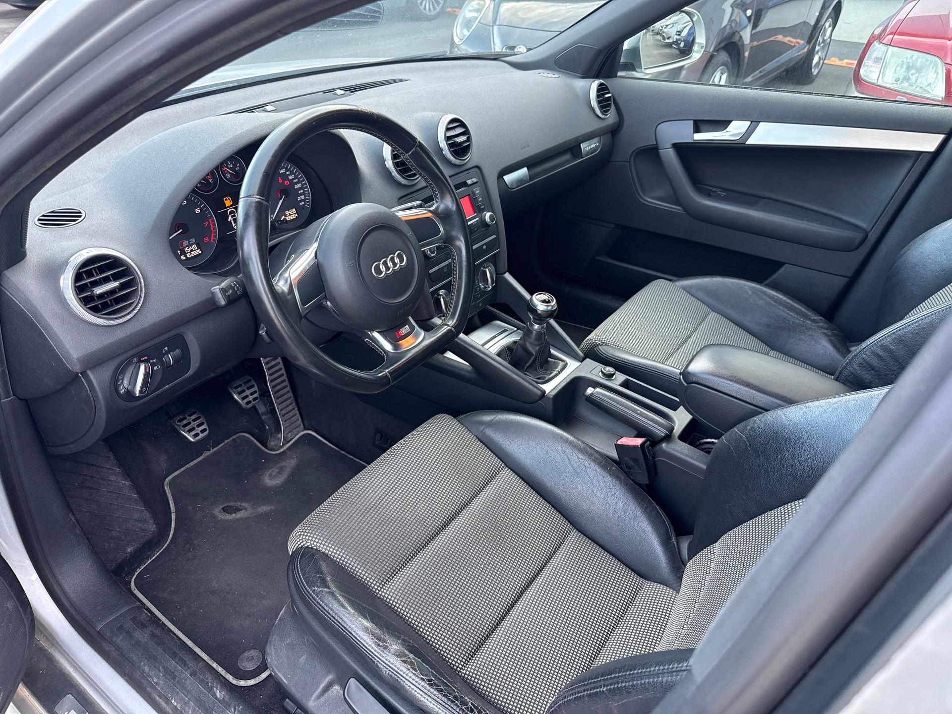 AUDI S3 Sportback 2.0 TFSI quattro-image-6
