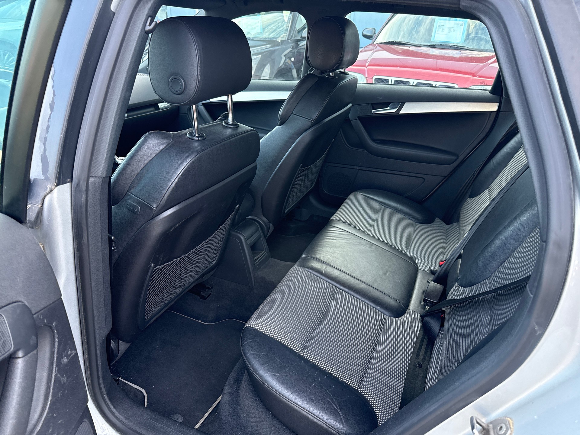 AUDI S3 Sportback 2.0 TFSI quattro-image-9