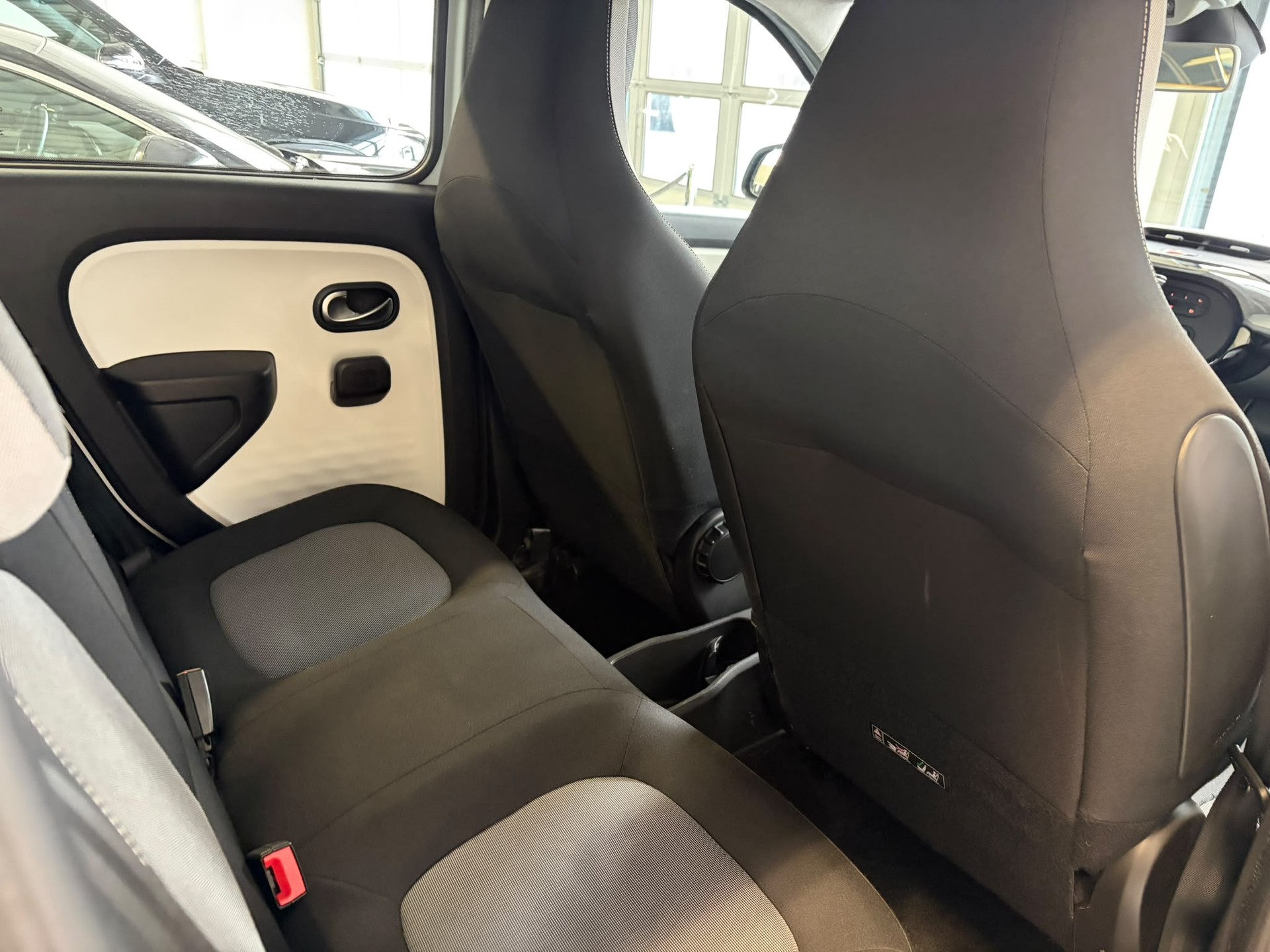 RENAULT Twingo TCe 95 Zen-image-9