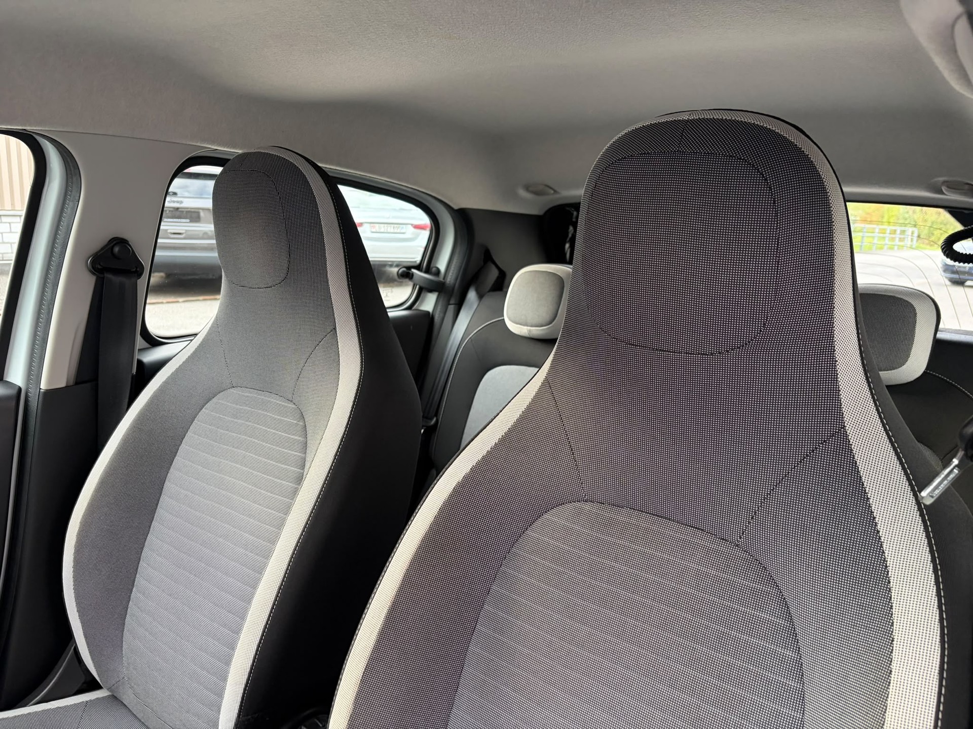 RENAULT Twingo TCe 95 Zen-image-12