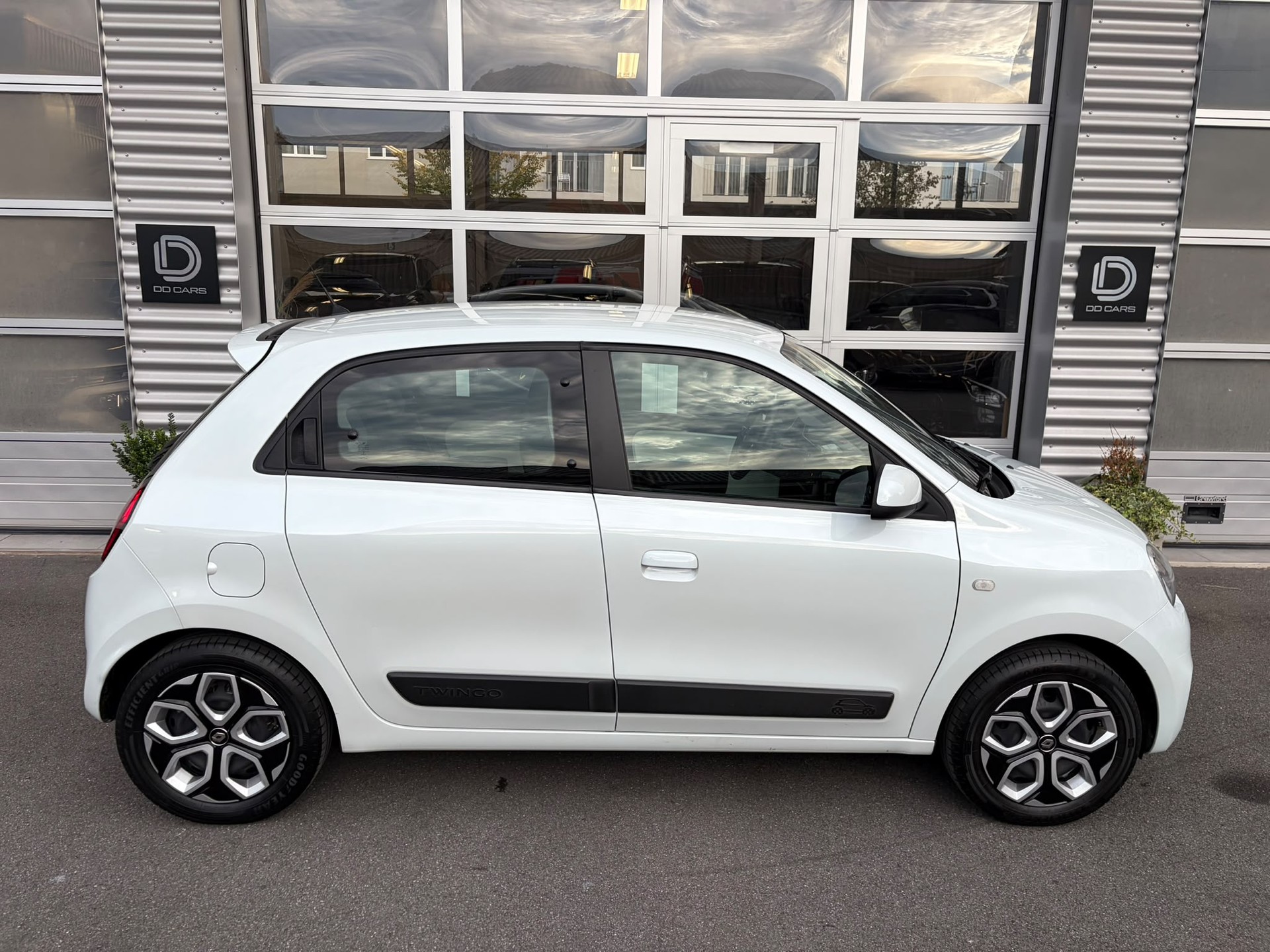 RENAULT Twingo TCe 95 Zen-image-5