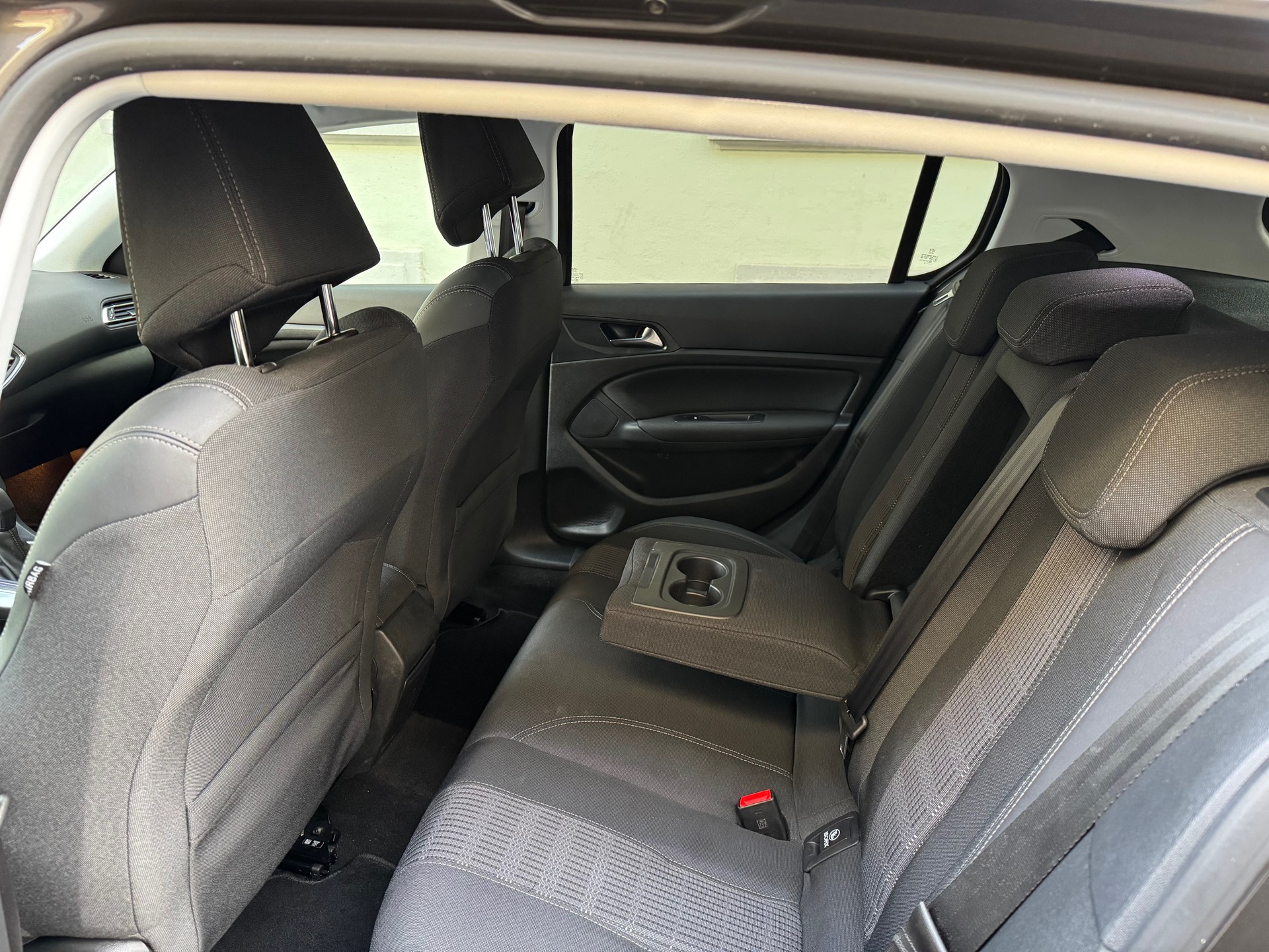 PEUGEOT 1.2 PureTech 130 Allure S/S-image-3