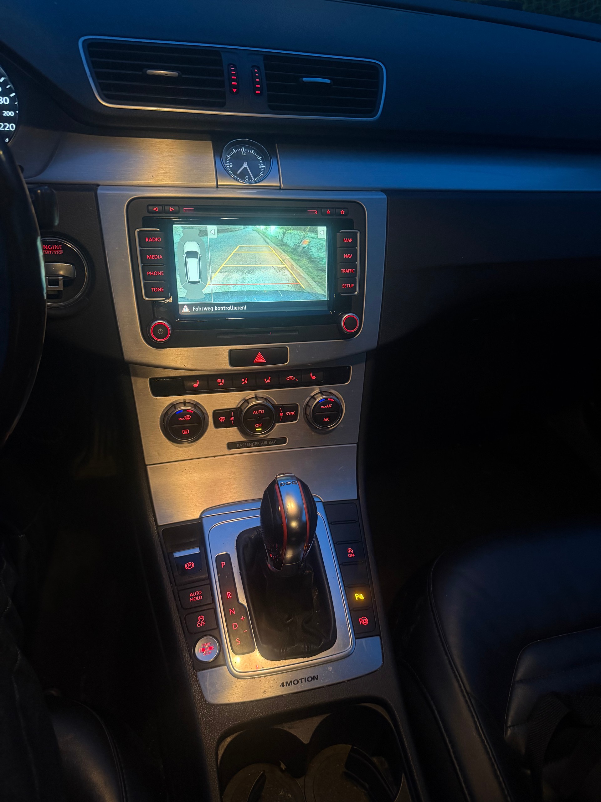VW Passat Variant 2.0 TDI BMT Highline 4MDSG-image-2