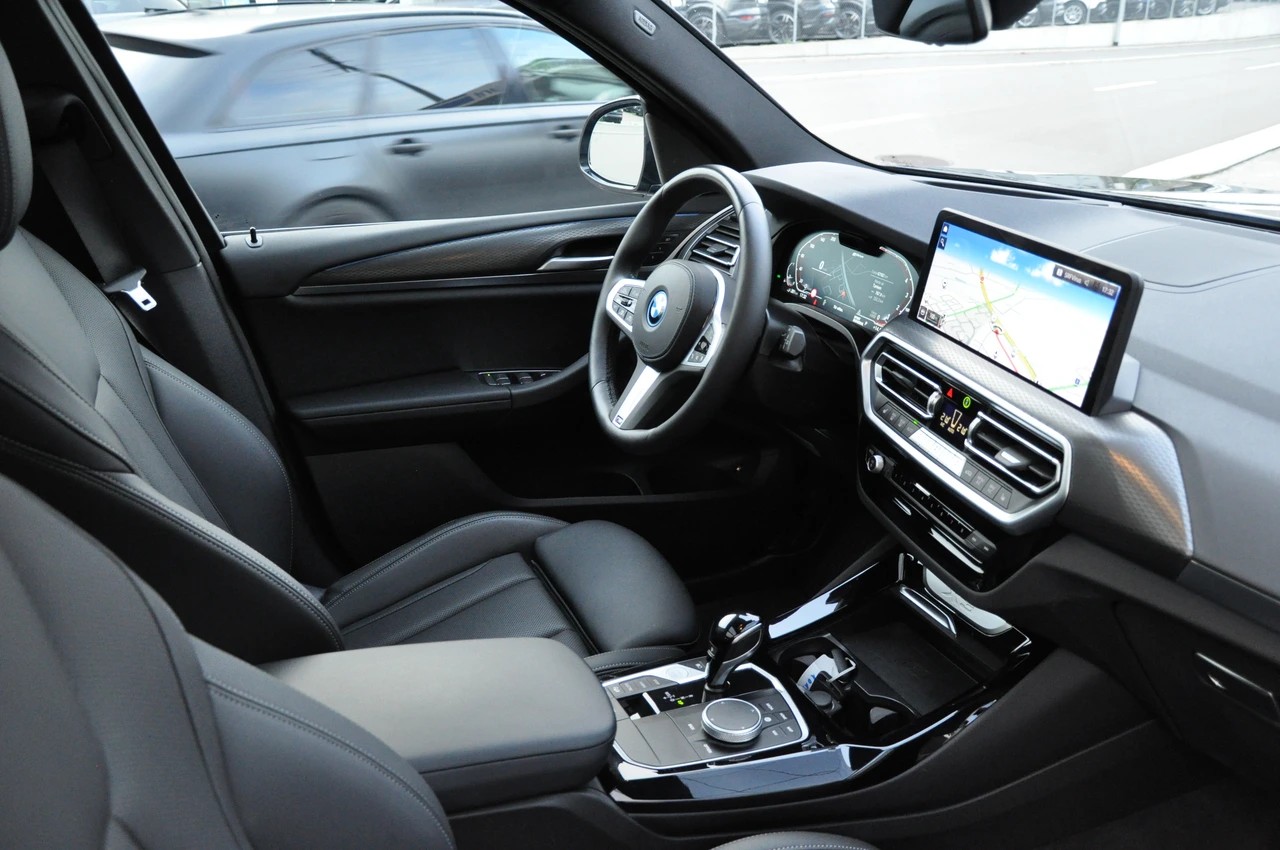 BMW X3 xDrive 30e M Sport-image-16