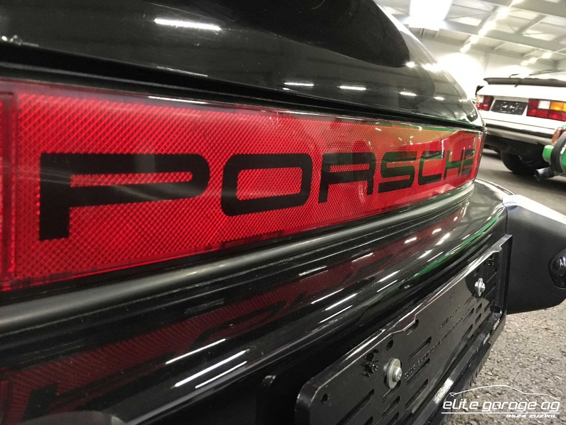 PORSCHE 911 Carrera Cabrio-image-7