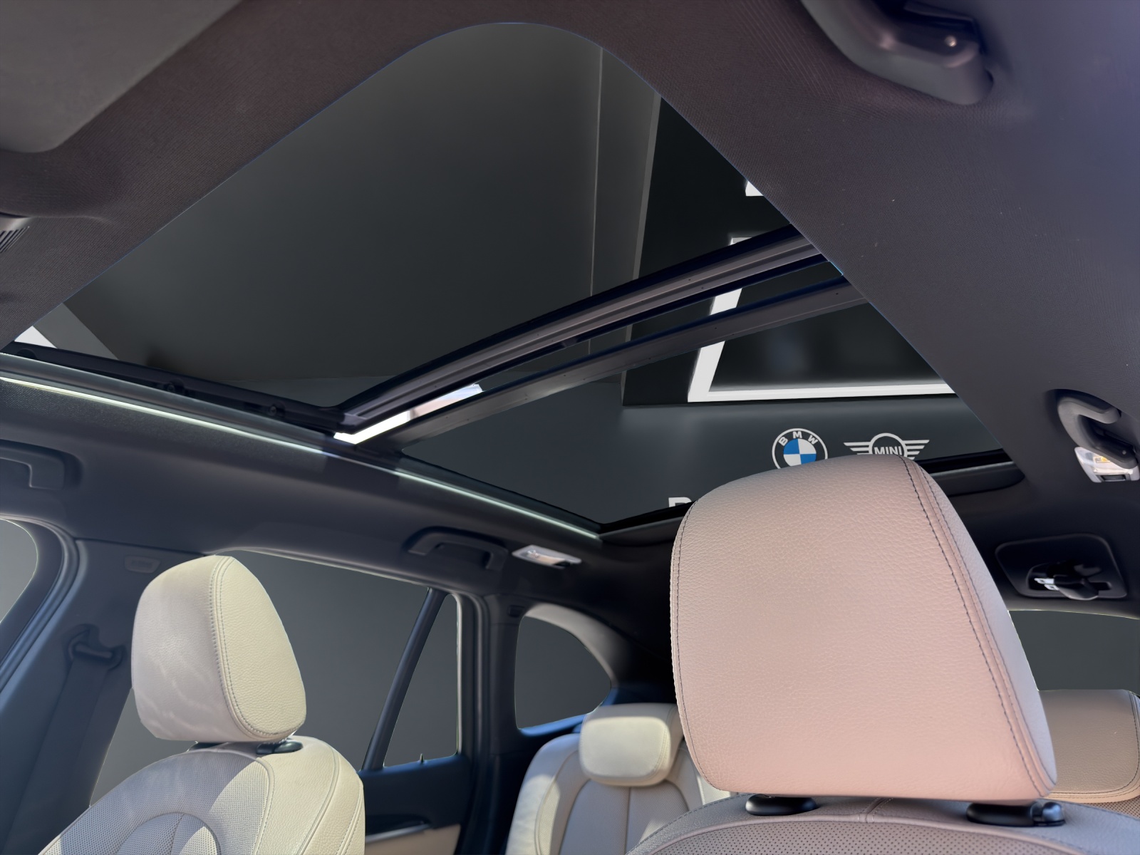 BMW X1 F48 25i xDrive SAG-image-9