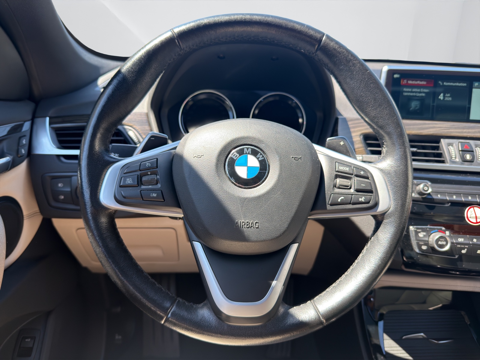 BMW X1 F48 25i xDrive SAG-image-16