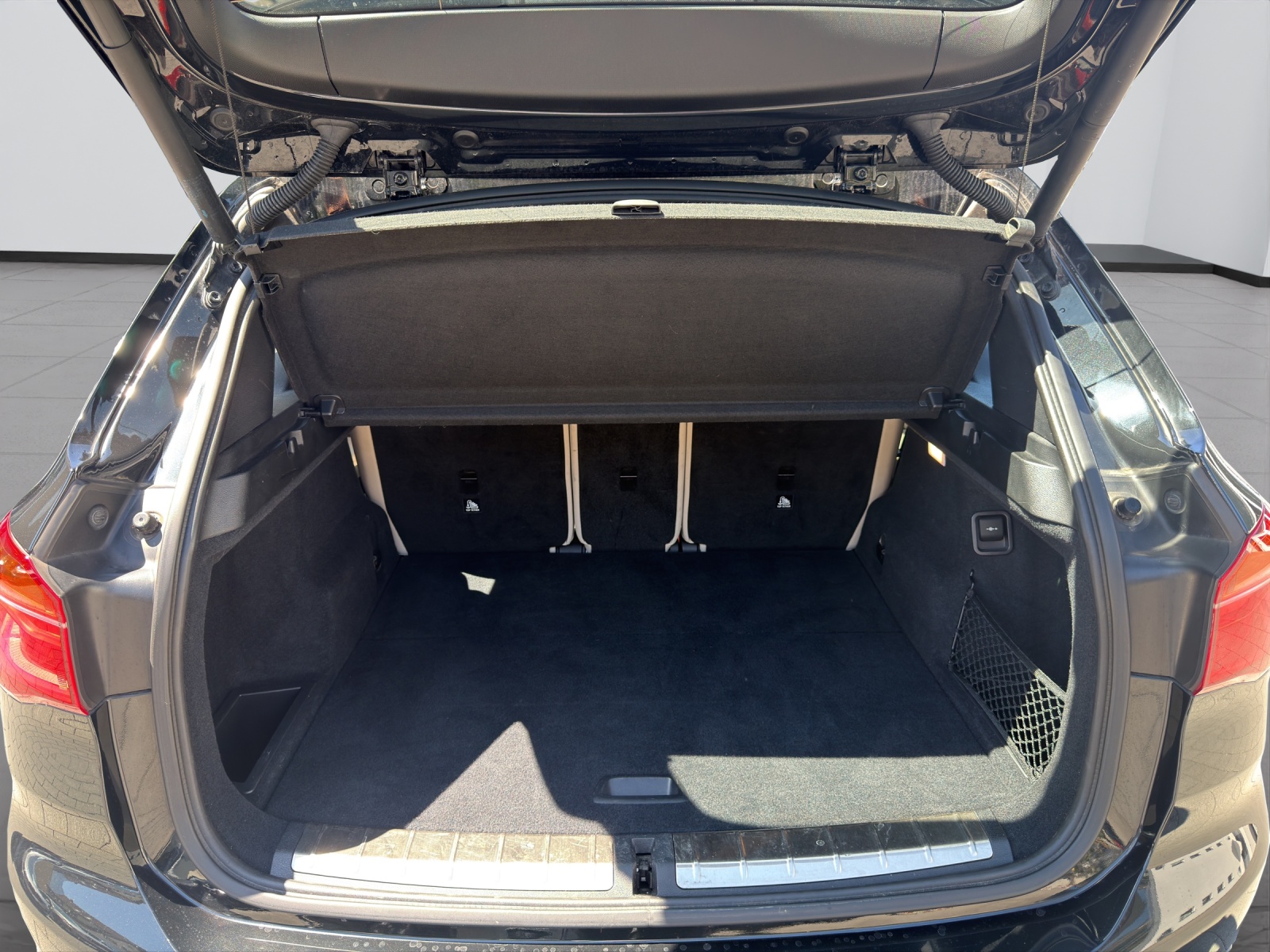 BMW X1 F48 25i xDrive SAG-image-12