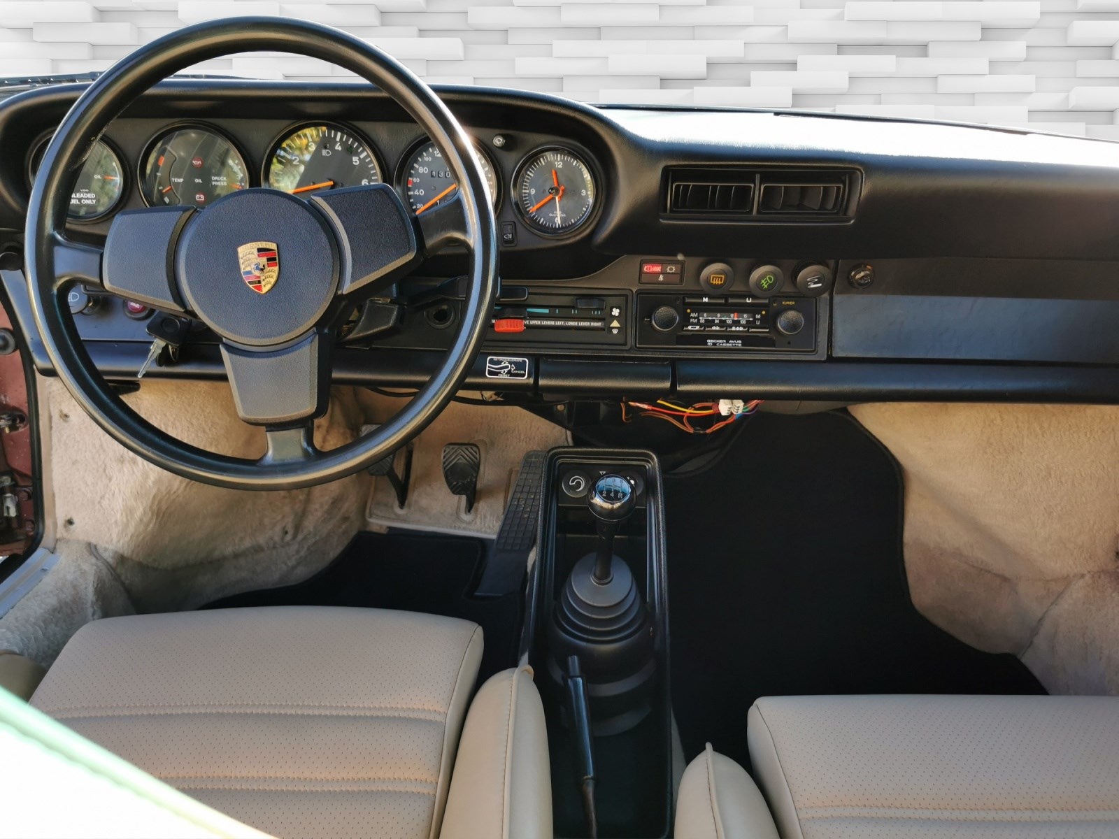 PORSCHE 911 Carrera Targa-image-10