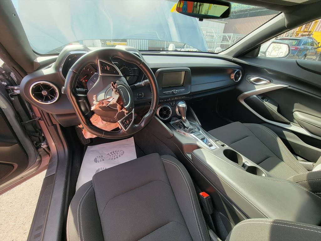CHEVROLET Camaro RS-image-10