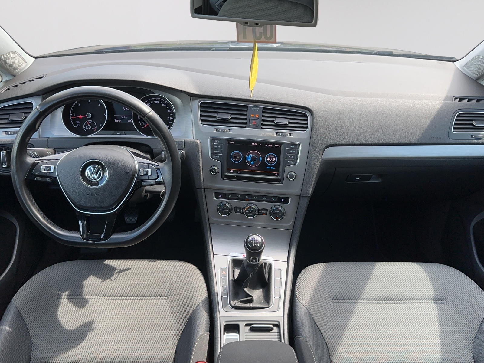 VW Golf Variant 1.6 TDI Comfortline 4Motion-image-8