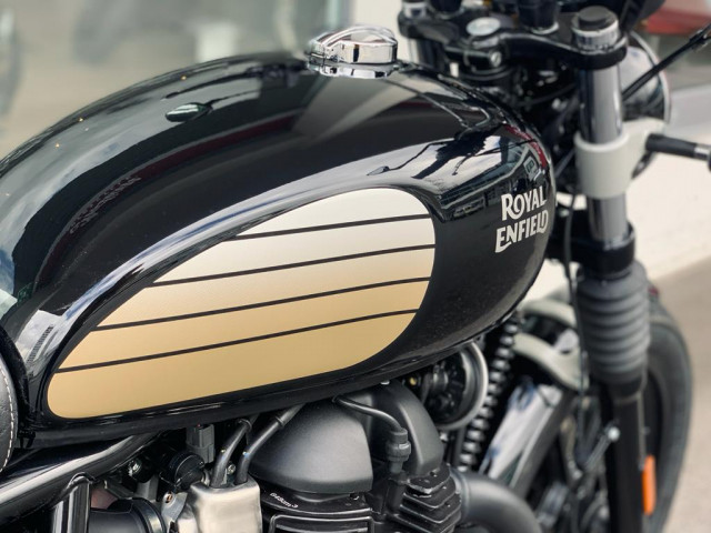ROYAL ENFIELD Interceptor 650 Custom Black Ray-image-6