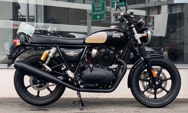 ROYAL ENFIELD Interceptor 650 Custom Black Ray-showroom-element-2