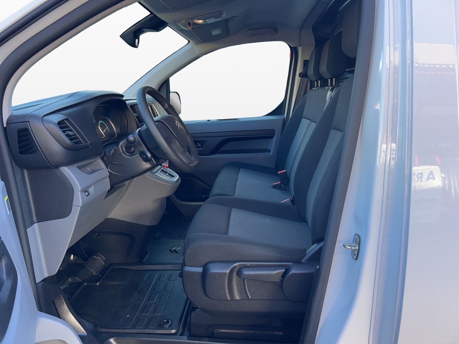 CITROEN e-Jumpy M Club 75kWh-image-8