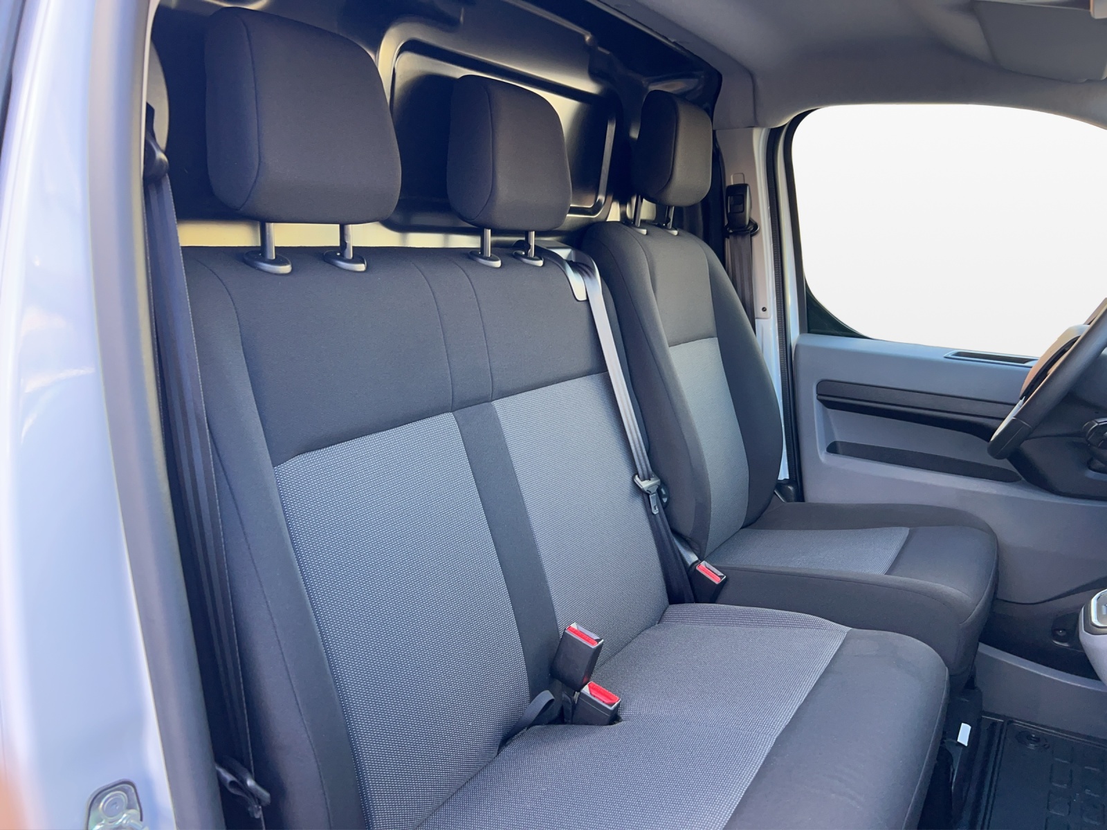 CITROEN e-Jumpy M Club 75kWh-image-15