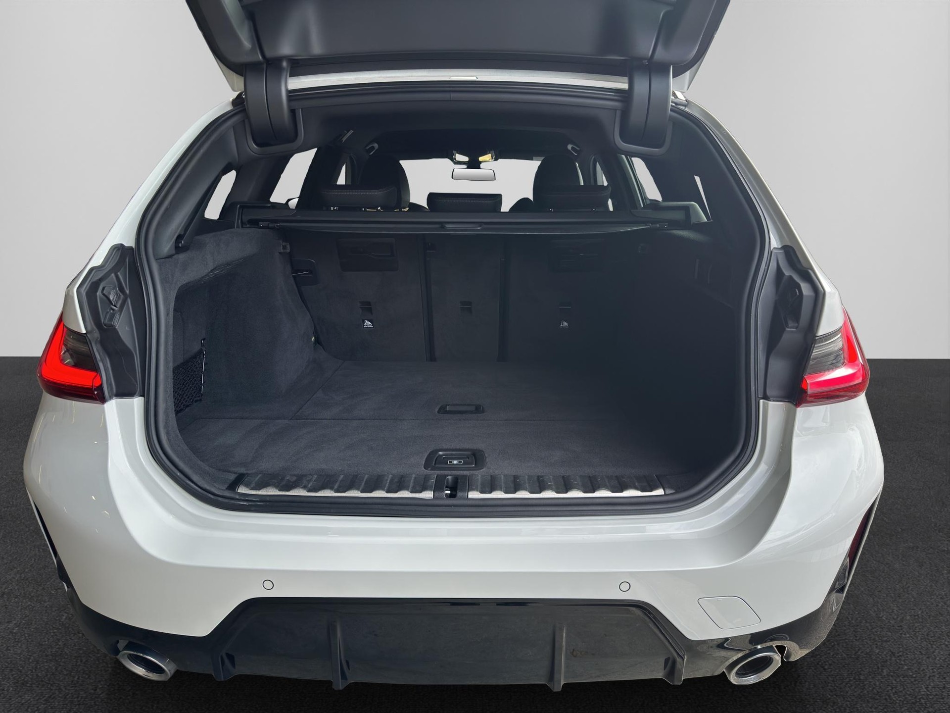 BMW 320d xDrive 48V Touring Steptronic M Sport-image-22