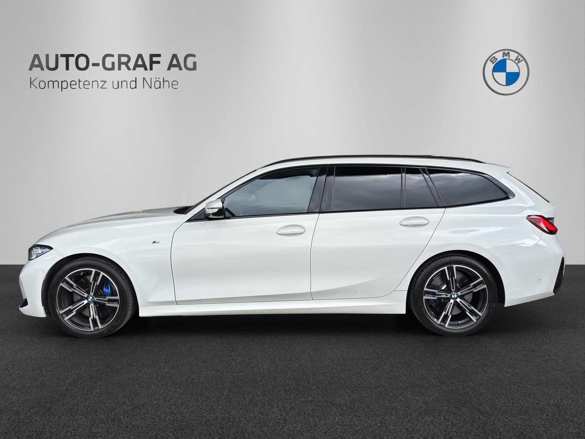 BMW 320d xDrive 48V Touring Steptronic M Sport-image-1