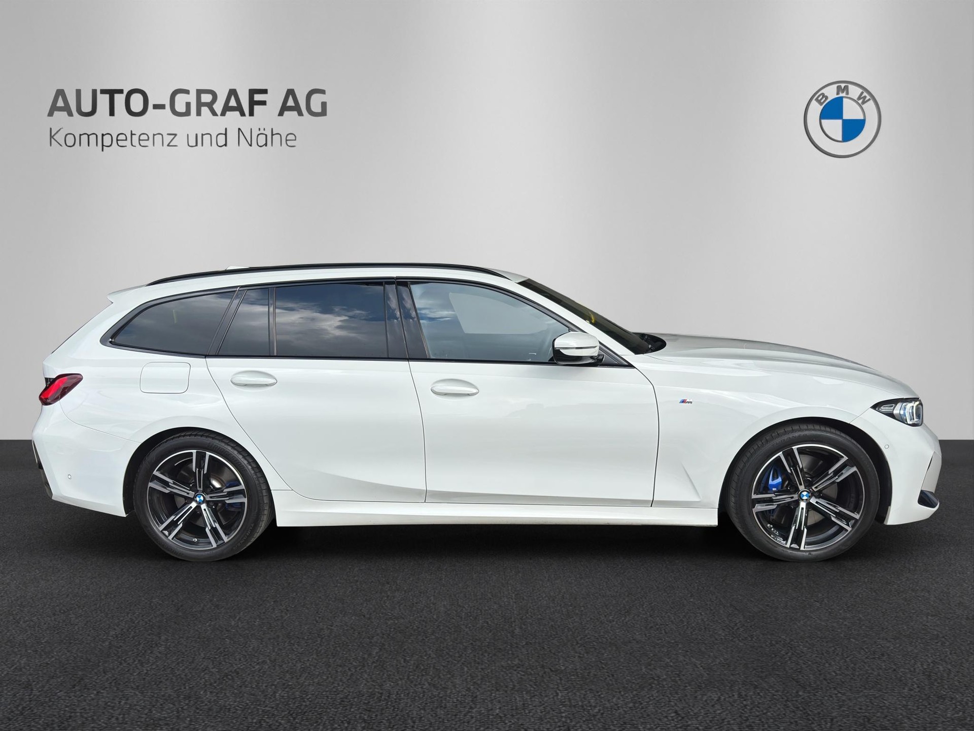 BMW 320d xDrive 48V Touring Steptronic M Sport-image-5
