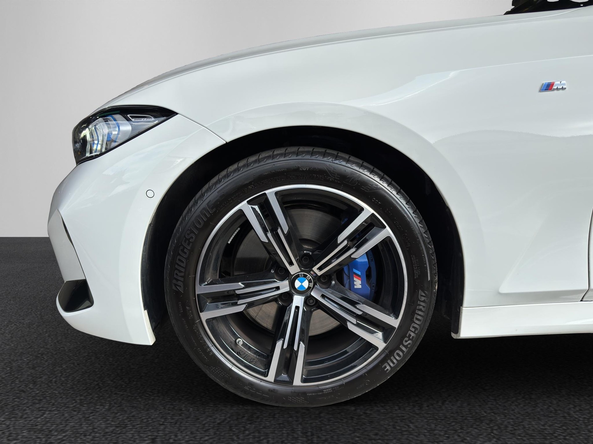 BMW 320d xDrive 48V Touring Steptronic M Sport-image-10