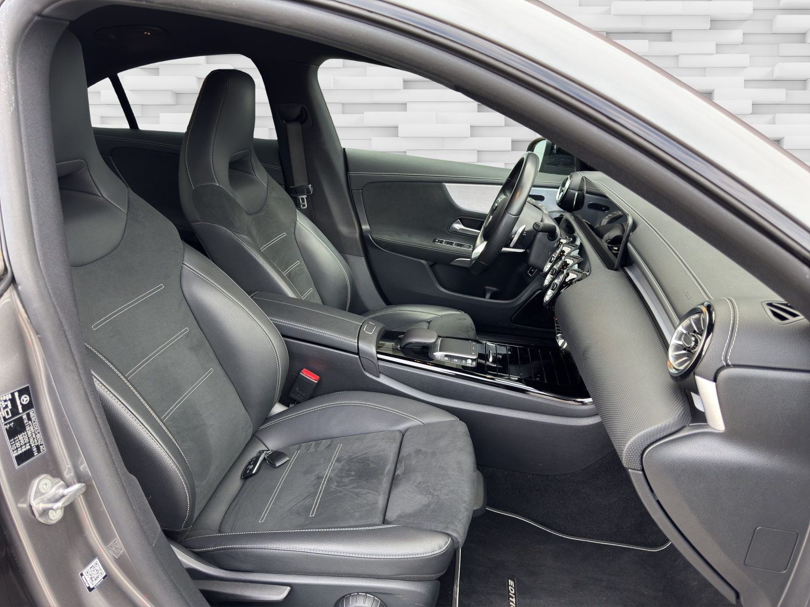 MERCEDES-BENZ CLA 250 e AMG Line 8G-DCT-image-11