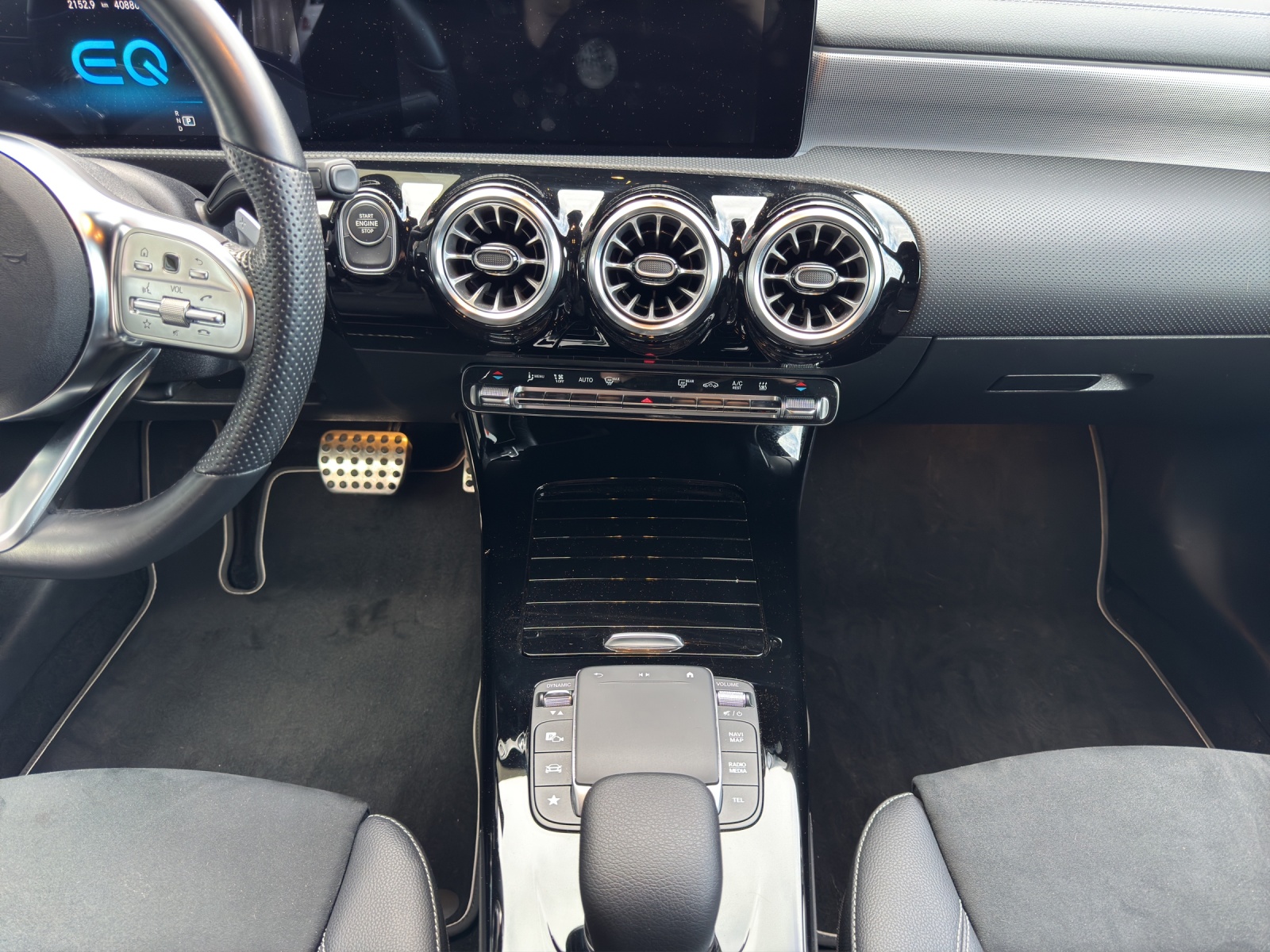 MERCEDES-BENZ CLA 250 e AMG Line 8G-DCT-image-10
