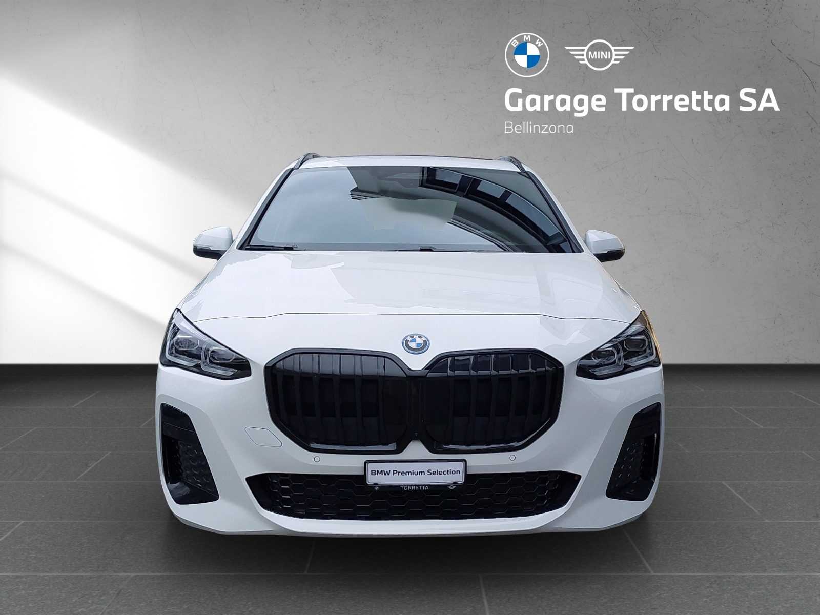 BMW 230e xDrive Active Tourer M Sport-image-8