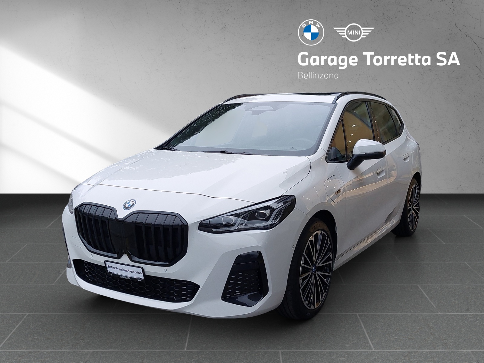BMW 230e xDrive Active Tourer M Sport-image-0