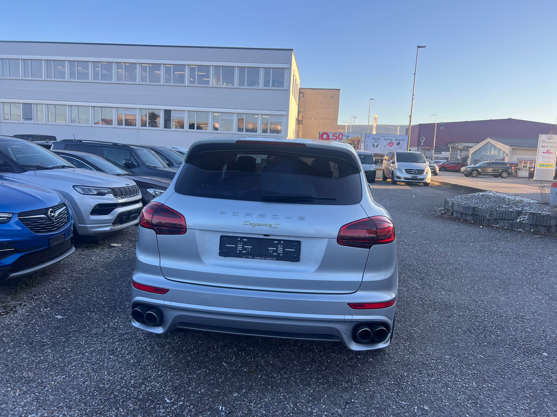 PORSCHE Cayenne S E-Hybrid Platinum Edition-image-3