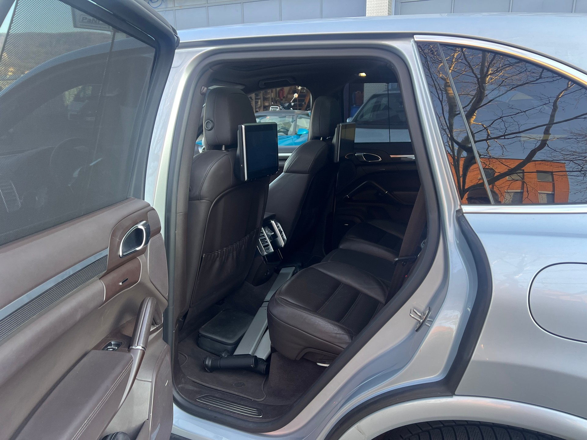 PORSCHE Cayenne S E-Hybrid Platinum Edition-image-11