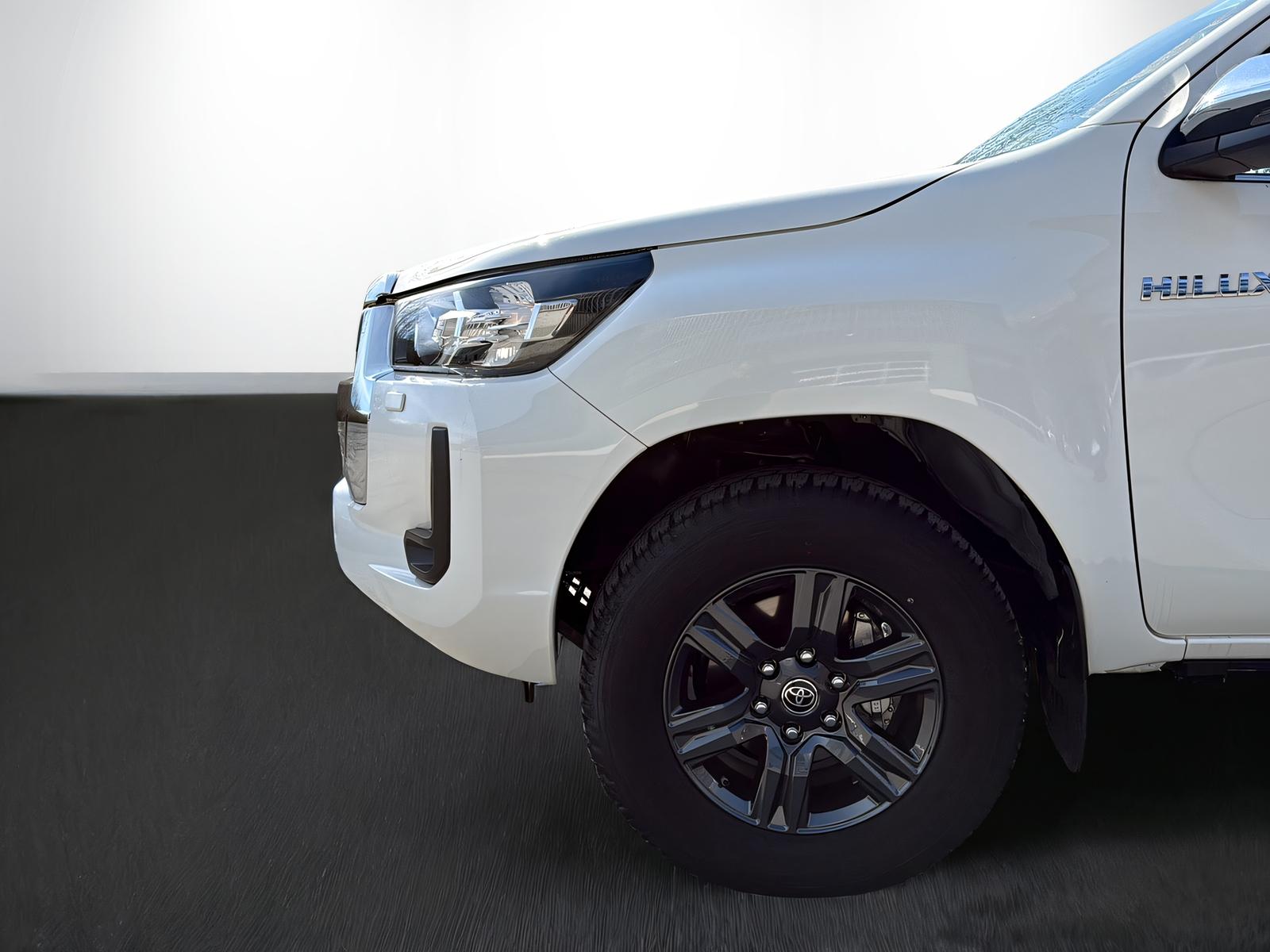 TOYOTA Hilux Double Cab.-Pick-up 2.8 D-4D 204 Style MHEV Alubrücke Freuler-image-5