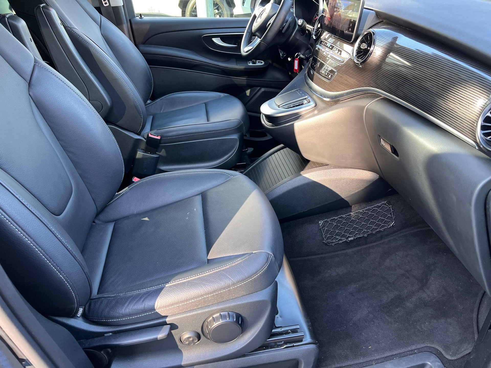MERCEDES-BENZ V 250 d Avantgarde lang 4matic Van-image-11