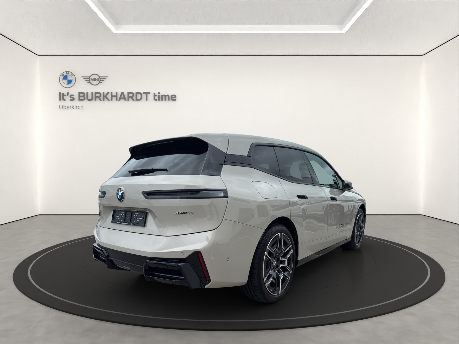 BMW iX xDrive60 M Sport Pro-image-4