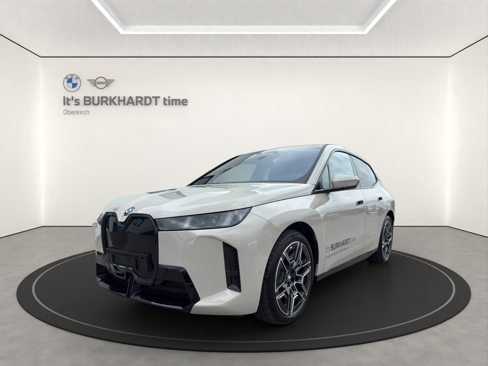 BMW iX xDrive60 M Sport Pro-image-0