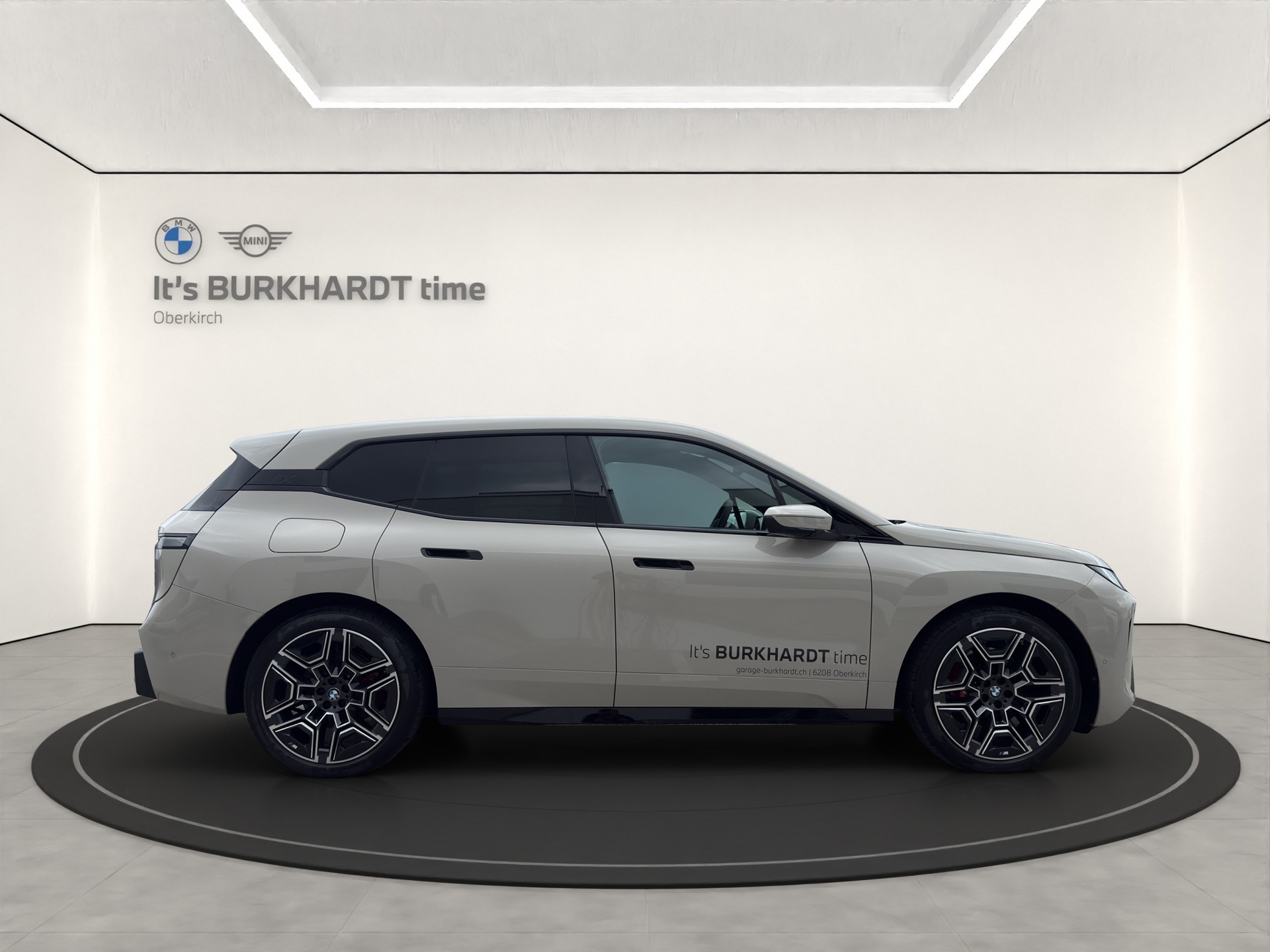BMW iX xDrive60 M Sport Pro-image-5