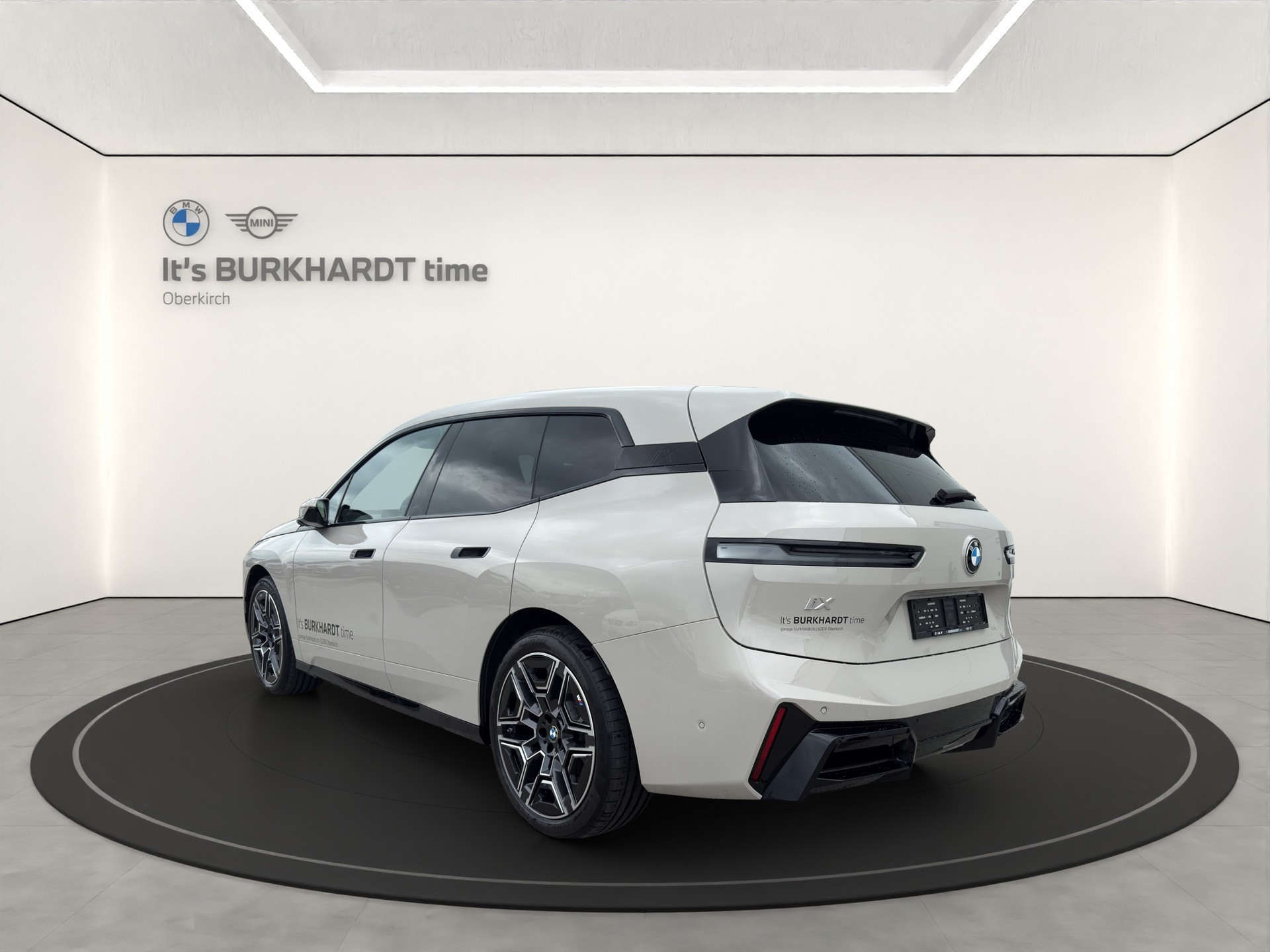 BMW iX xDrive60 M Sport Pro-image-2