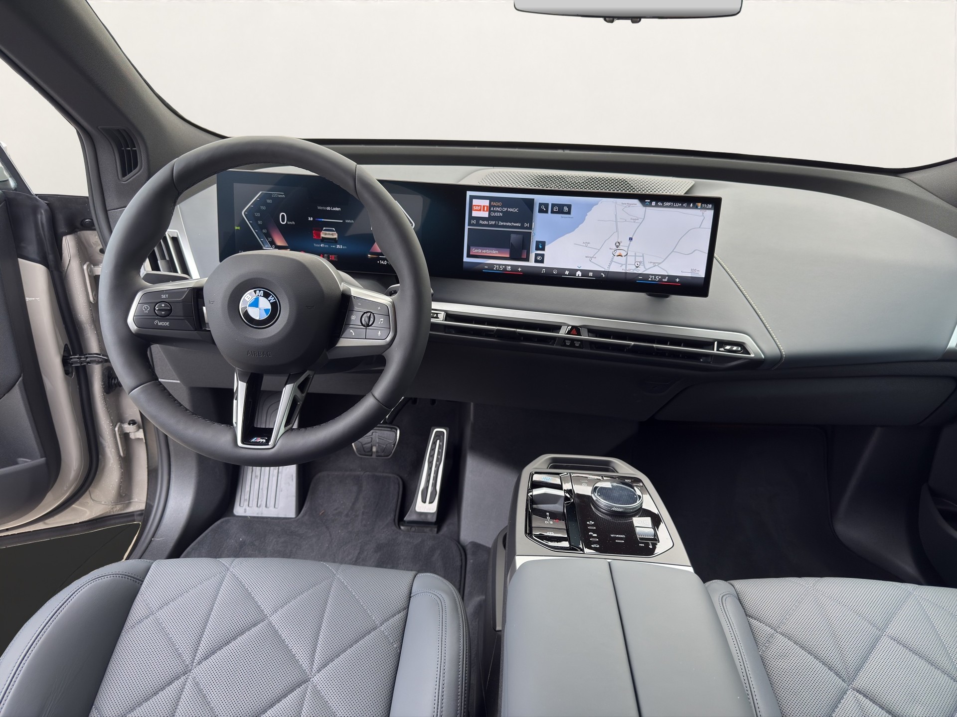 BMW iX xDrive60 M Sport Pro-image-12