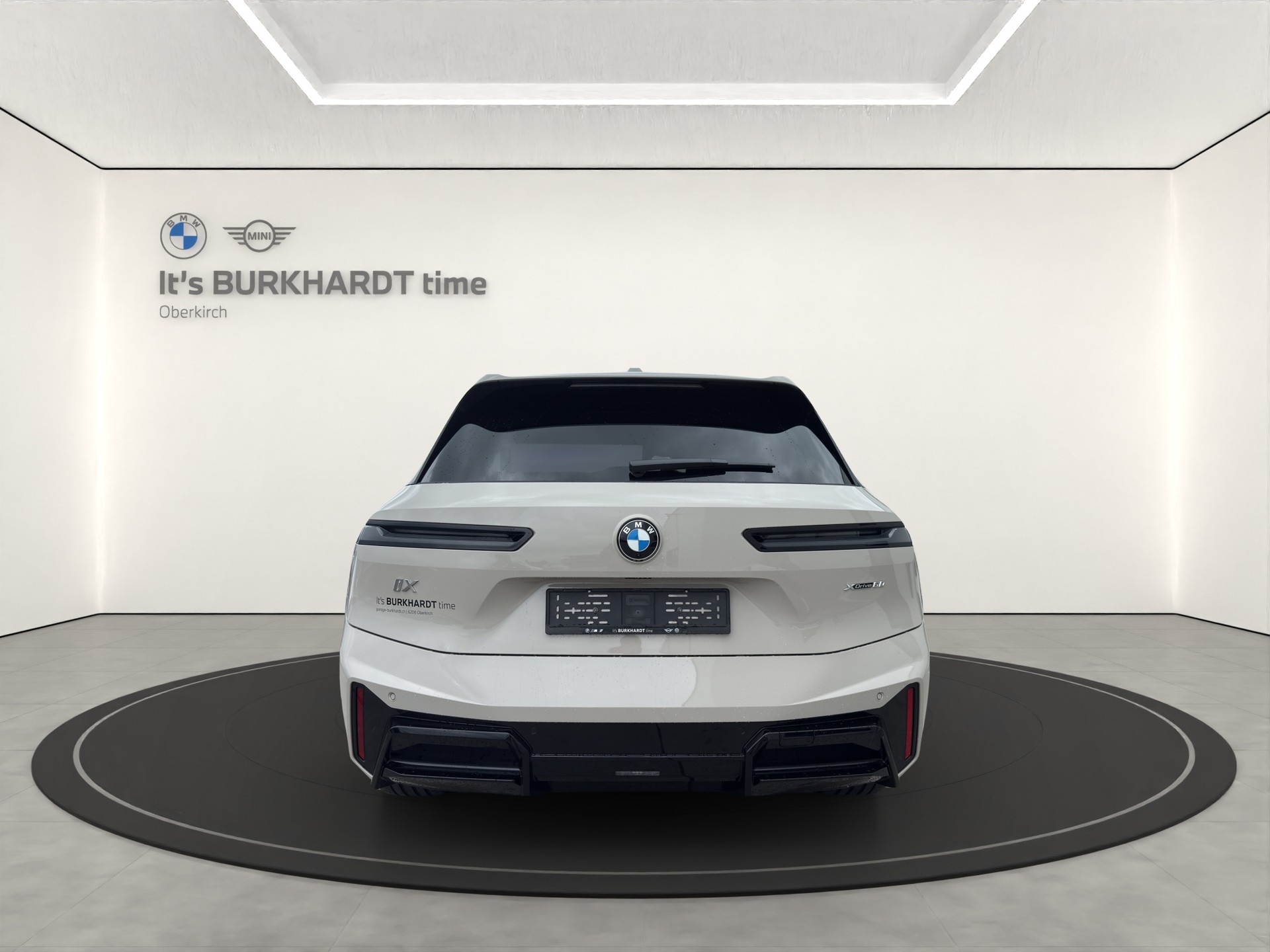 BMW iX xDrive60 M Sport Pro-image-3