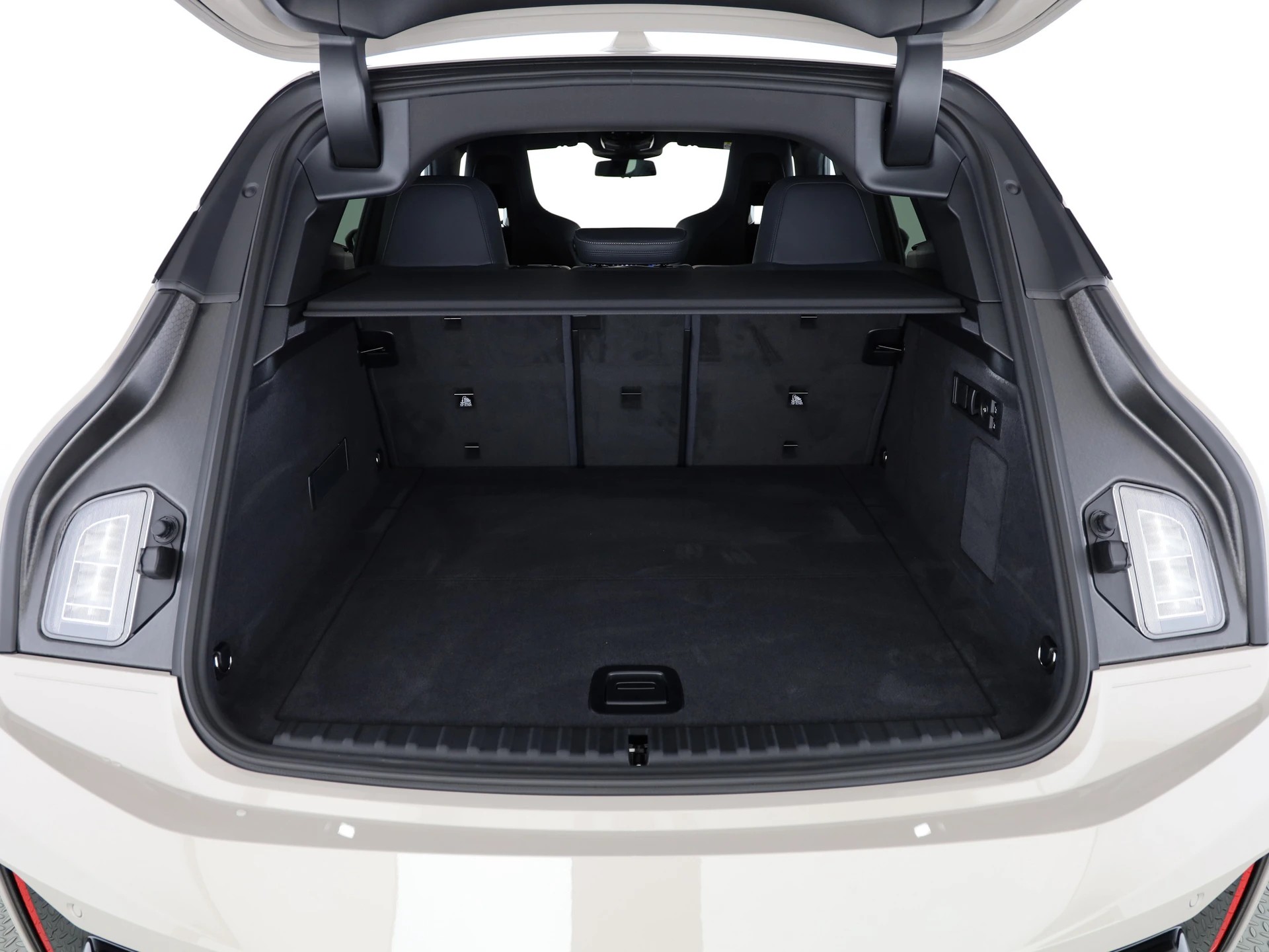 BMW iX xDrive60 M Sport Pro-image-19