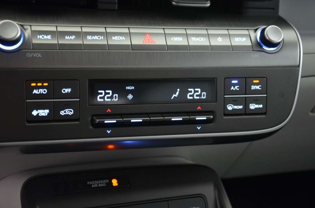 HYUNDAI Kona EV 65.4 kWh Prestige Ultra-image-22