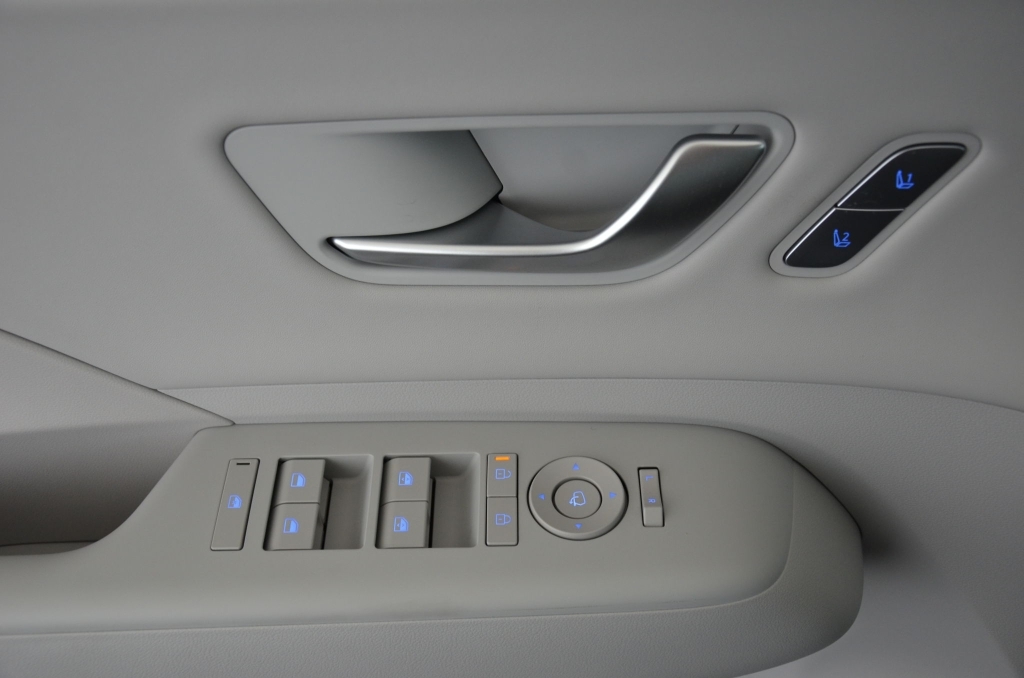 HYUNDAI Kona EV 65.4 kWh Prestige Ultra-image-25